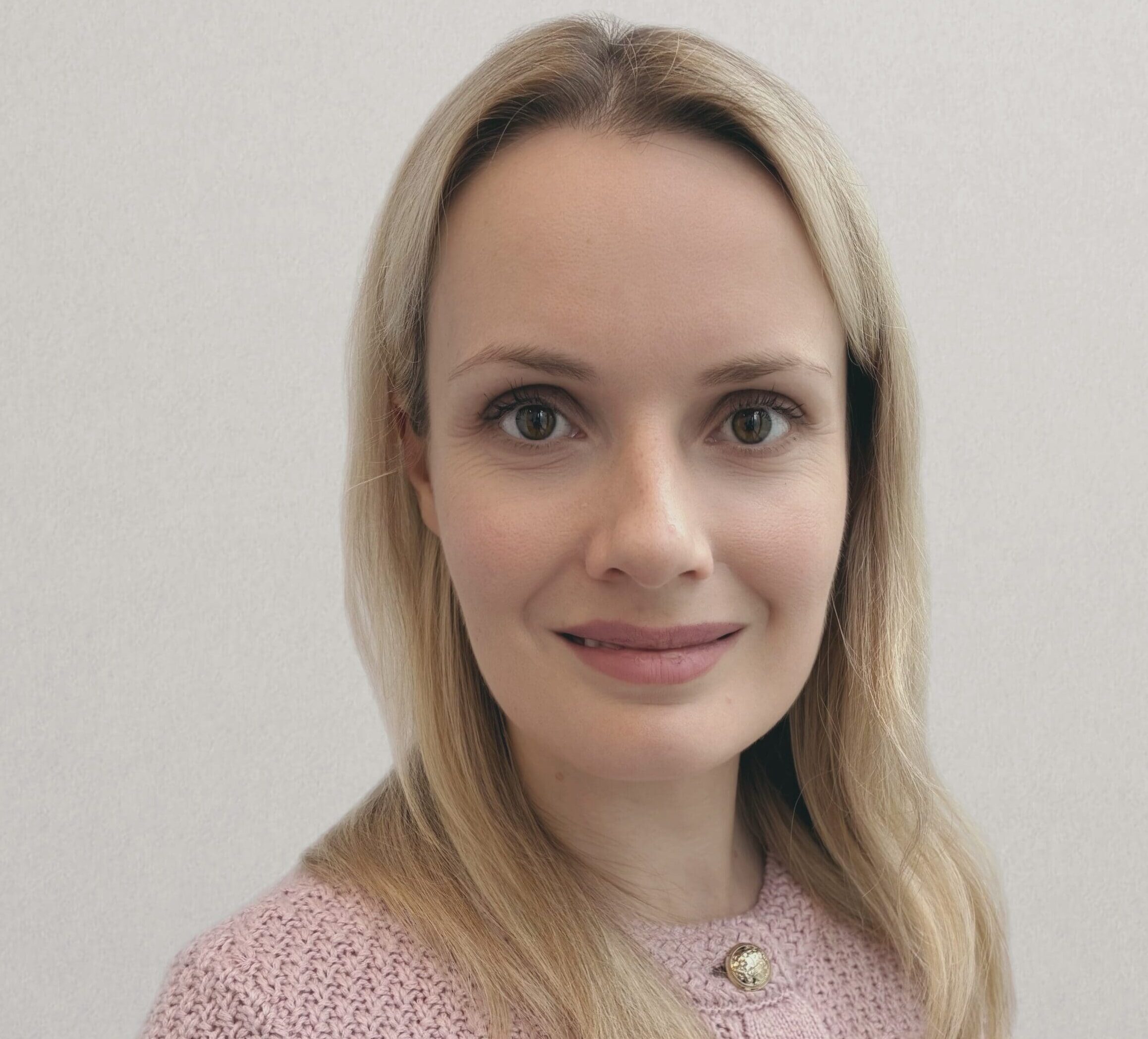 Dr Alison Lennox